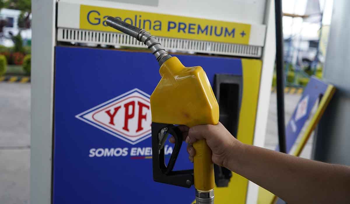 GOBIERNO AUTORIZA LA LIBRE IMPORTACIÓN DE COMBUSTIBLES Y RETIRA AL DIÉSEL DE LA LISTA DE SUSTANCIAS CONTROLADAS
