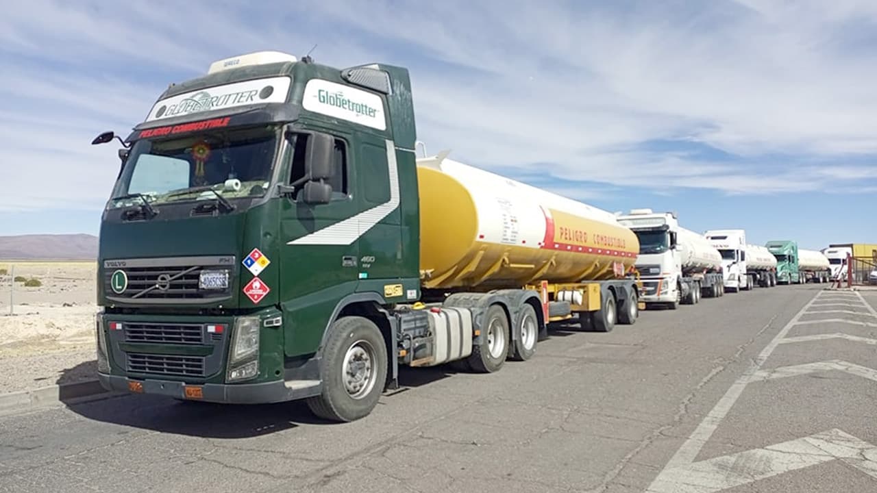 CISTERNEROS INICIAN  PARO DESDE ESTE MIÉRCOLES POR LNIVELACIÓN EN EL PRECIO DEL FLETE