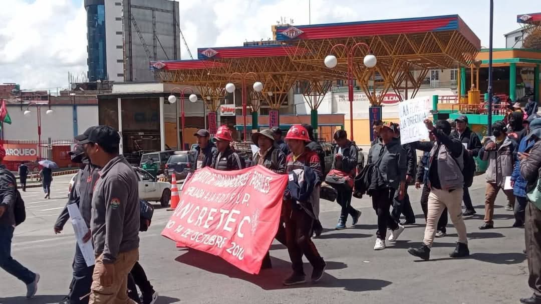 FABRILES Y COD MARCHAN EXIGIENDO CAMBIOS EN EL MINISTERIO DE TRABAJO