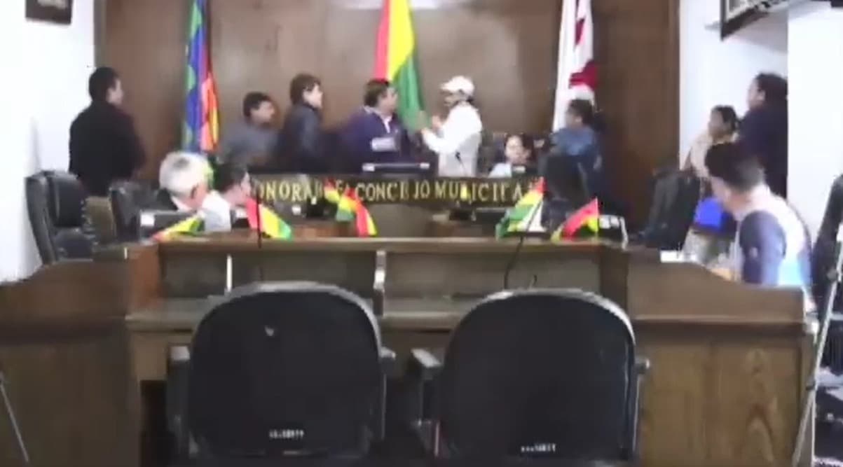 ENFRENTAMIENTO ENTRE CONCEJALES DEL MAS TERMINA EN FUERTE ALTERCADO