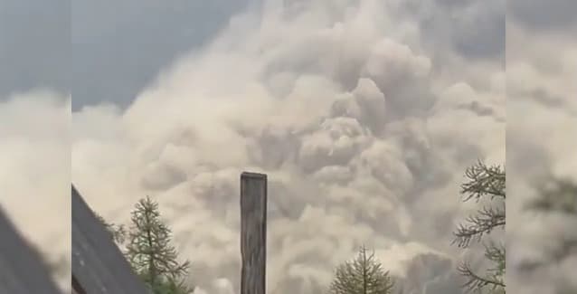 EL COLAPSO DEL GLACIAR SUIZO SEPULTÓ UN PUEBLO, DEJÓ Y AMENAZA CON MÁS INUNDACIONES