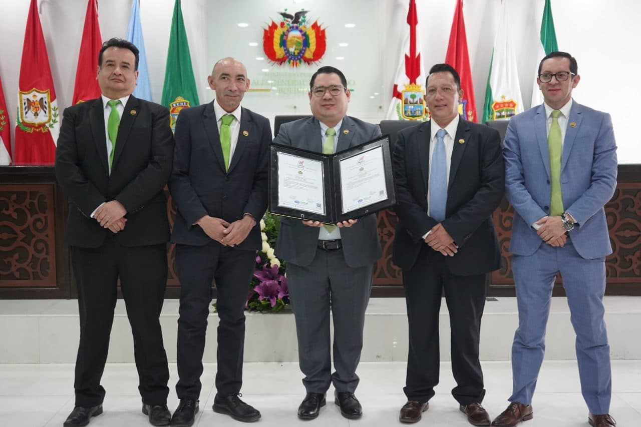 FISCALÍA GENERAL OBTIENE RECERTIFICACIÓN ISO 27001 Y CERTIFICACIÓN ISO 9001 DE IBNORCA Y SE CONSOLIDA COMO PIONERA EN LA SEGURIDAD Y CALIDAD DE LA INFORMACIÓN EN LATINOAMÉRICA