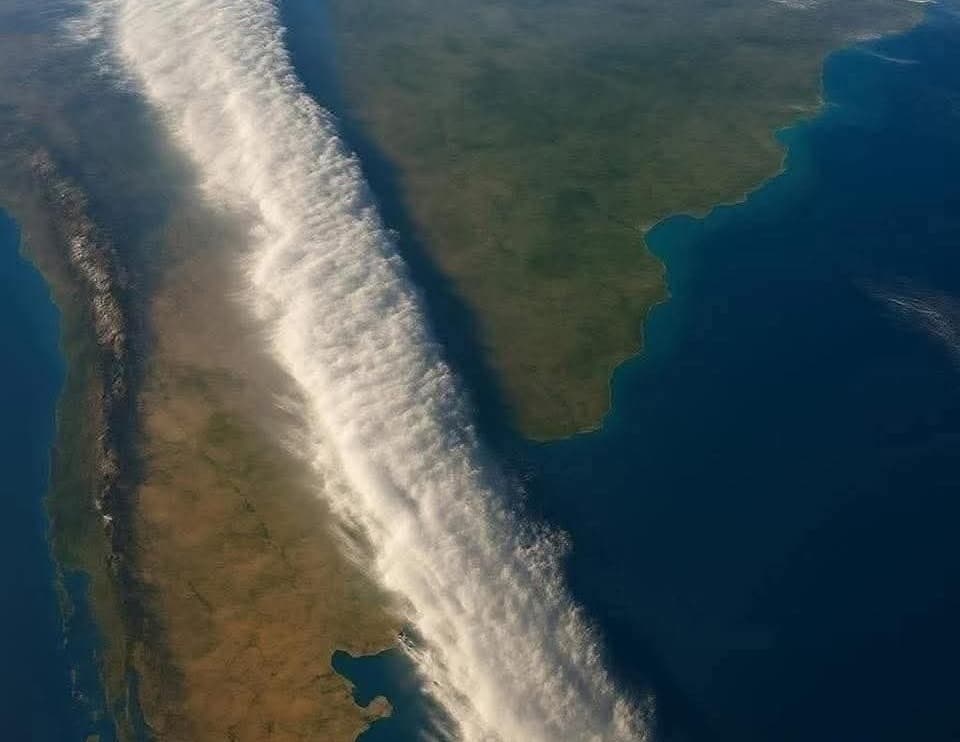 CINTURÓN DE HIELO SOBRE TODA AMÉRICA DEL SUR VISTA DESDE SATÉLITE