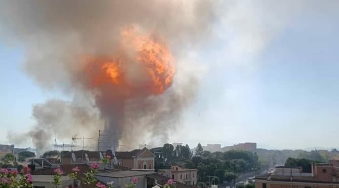 27 PERSONAS RESULTARON HERIDAS POR UNA GRAN EXPLOSIÓN EN UNA GASOLINERA EN ROMA