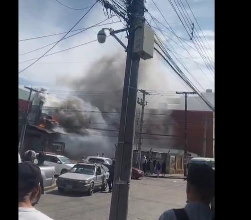 INCENDIO EN LA COCINA DE UN RESTAURANTE DE POLLOS EN LA ZONA DE LOS POZOS