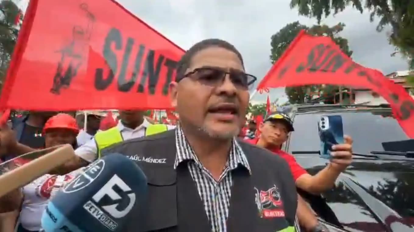 PRINCIPAL DIRIGENTE SINDICAL DE PANAMÁ ACUSADO DE ESTAFA SALE AL EXILIO Y LLEGA A BOLIVIA