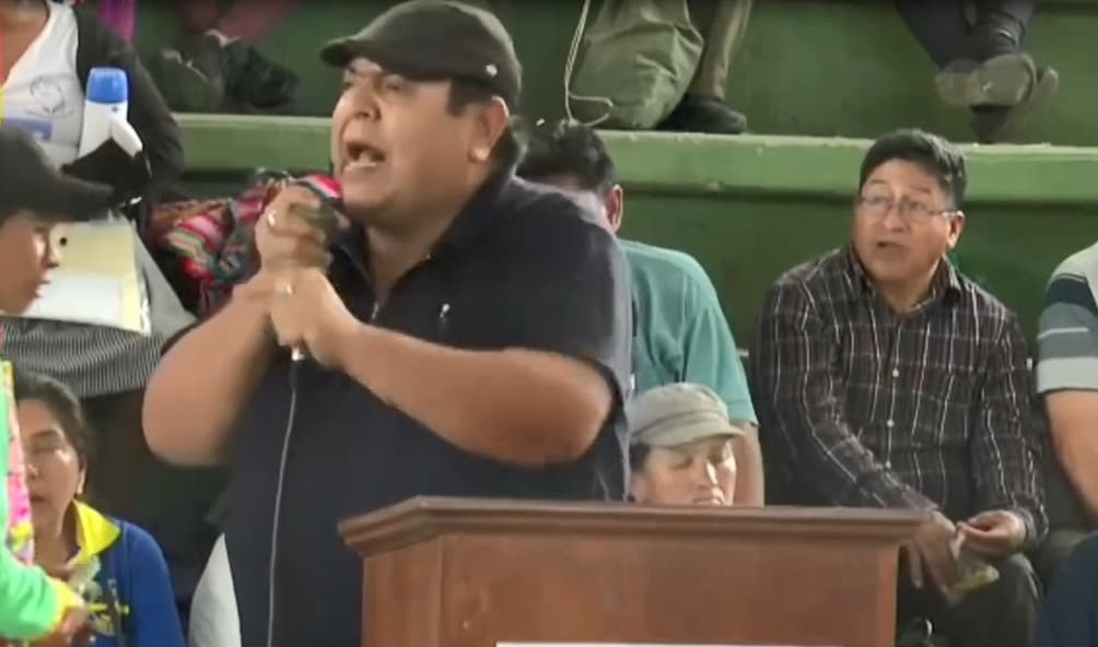 ABOGADO “EVISTA” LLAMA A “QUEMAR ÁNFORAS” Y BOICOTEAR ELECCIONES
