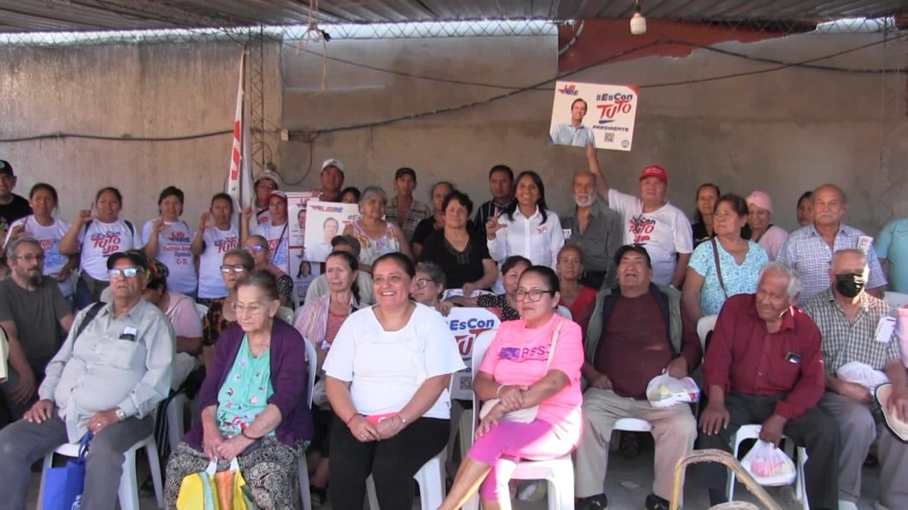 PATRICIA ARANCIBIA, CANDIDATA POR LIBRE, VISITÓ A ADULTOS MAYORES DEL BARRIO JARDINES