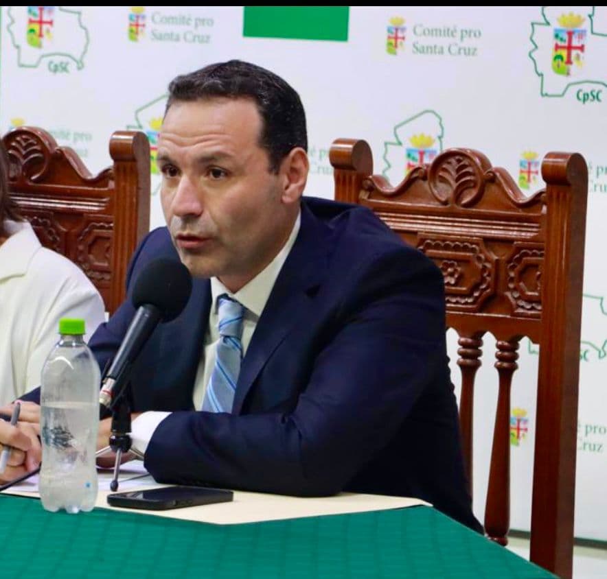 CÍVICO LLAMA “COBARDE” A REYES VILLA POR NO ASISTIR A REUNIÓN