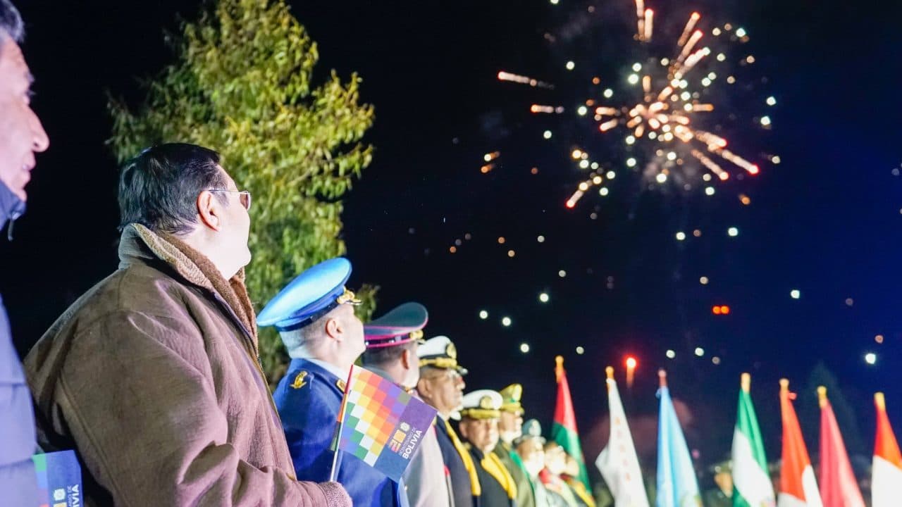 EL PRESIDENTE INAUGURÓ FESTEJOS POR EL BICENTENARIO
