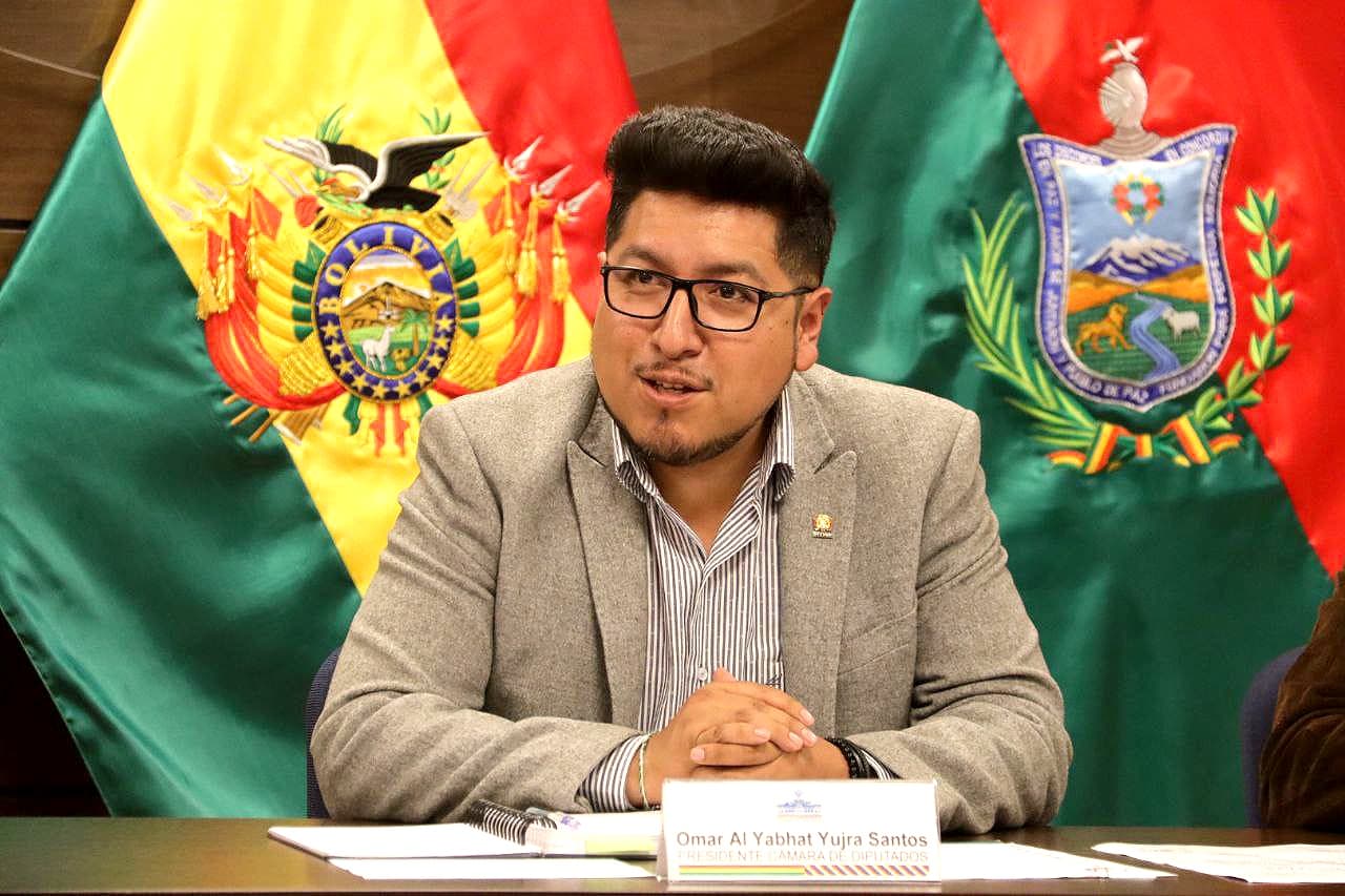 PIDEN APREMIO CONTRA PRESIDENTE DE DIPUTADOS POR INCUMPLIMIENTO DE BENEFICIOS SOCIALES