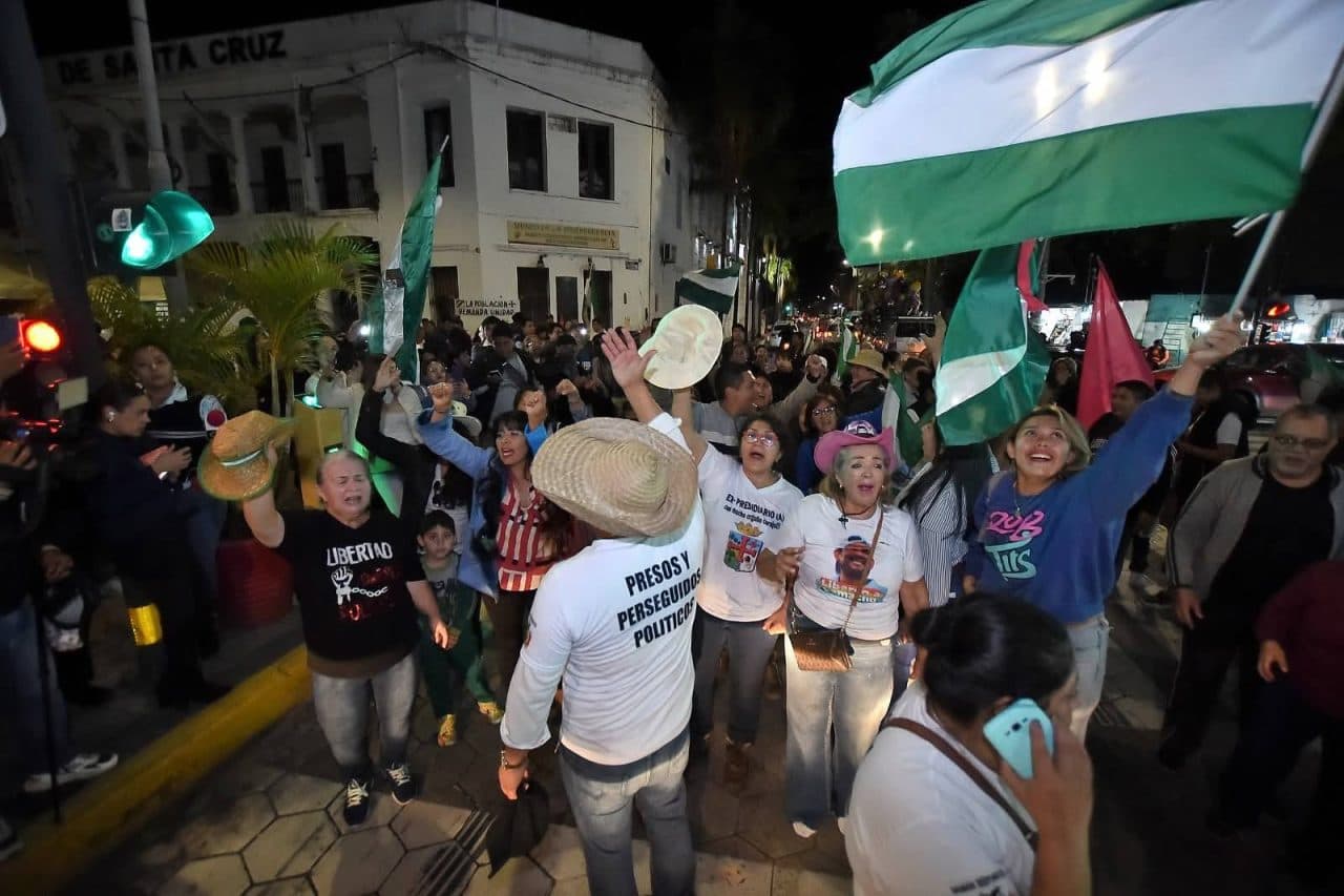 SANTA CRUZ FESTEJA LIBERACIÓN DE CAMACHO Y APLAUDE DECISIÓN DEL TRIBUNAL SUPREMO