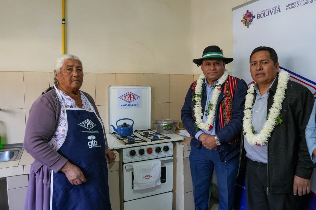 PUNATA ESTRENA RED DE GAS EN MARCO DEL BICENTENARIO