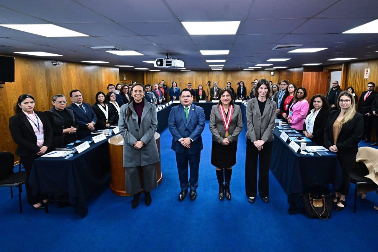 BOLIVIA Y PERÚ REFUERZAN COOPERACIÓN FISCAL CONTRA EL CRIMEN TRANSNACIONAL