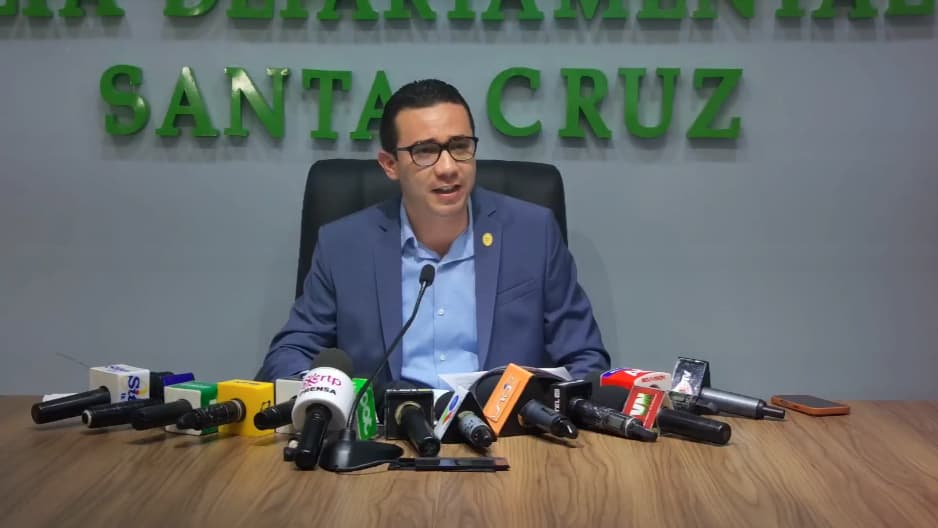 FISCALÍA INVESTIGA EJECUCIÓN DE DOS HOMBRES EN SANTA CRUZ