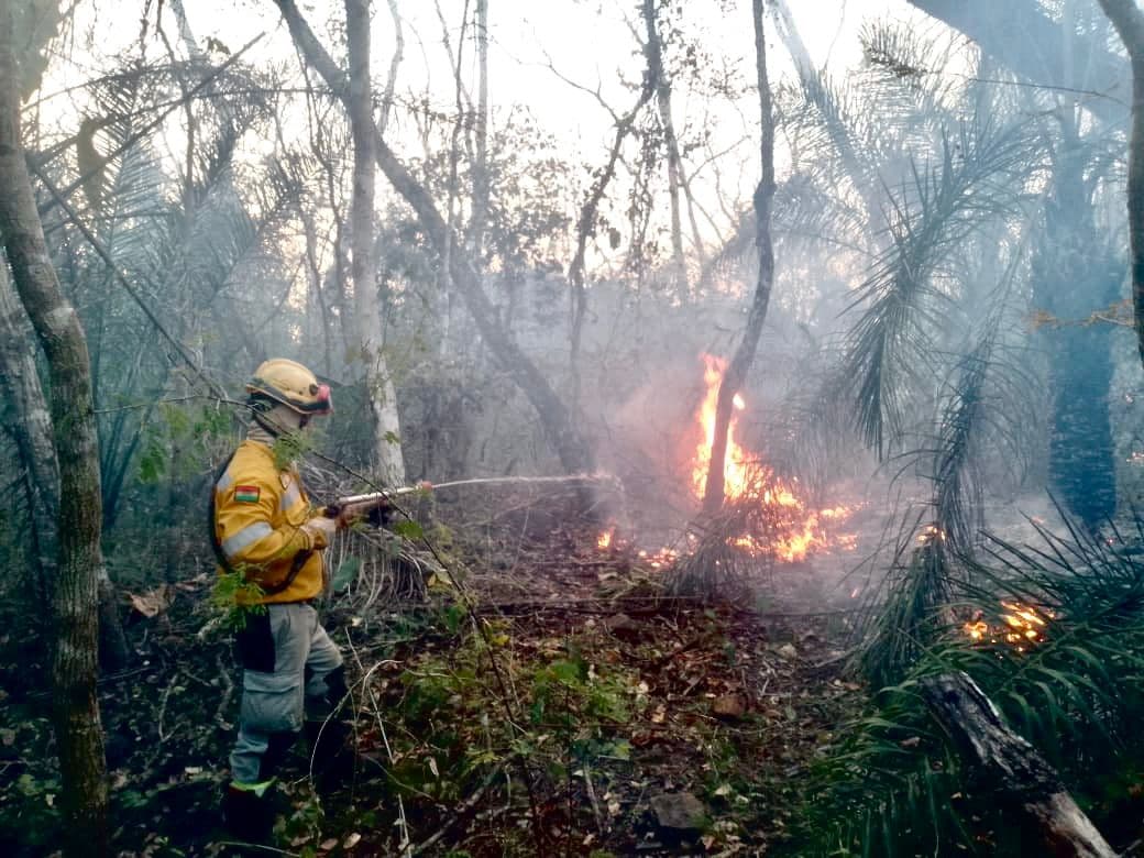 ALERTA EN SANTA CRUZ: GOBERNACIÓN REPORTA 11 INCENDIOS Y 460 FOCOS DE CALOR
