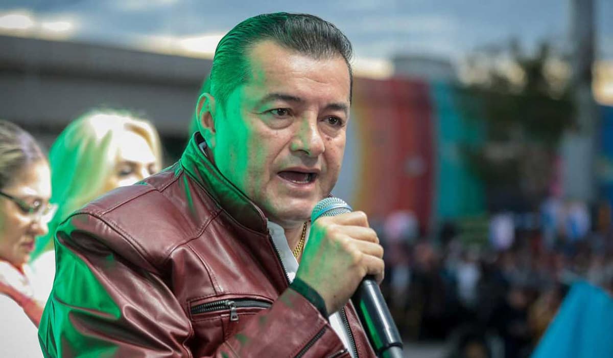 JOHNNY FERNÁNDEZ SUFRE AGRESIONES EN RECINTO ELECTORAL DE SANTA CRUZ