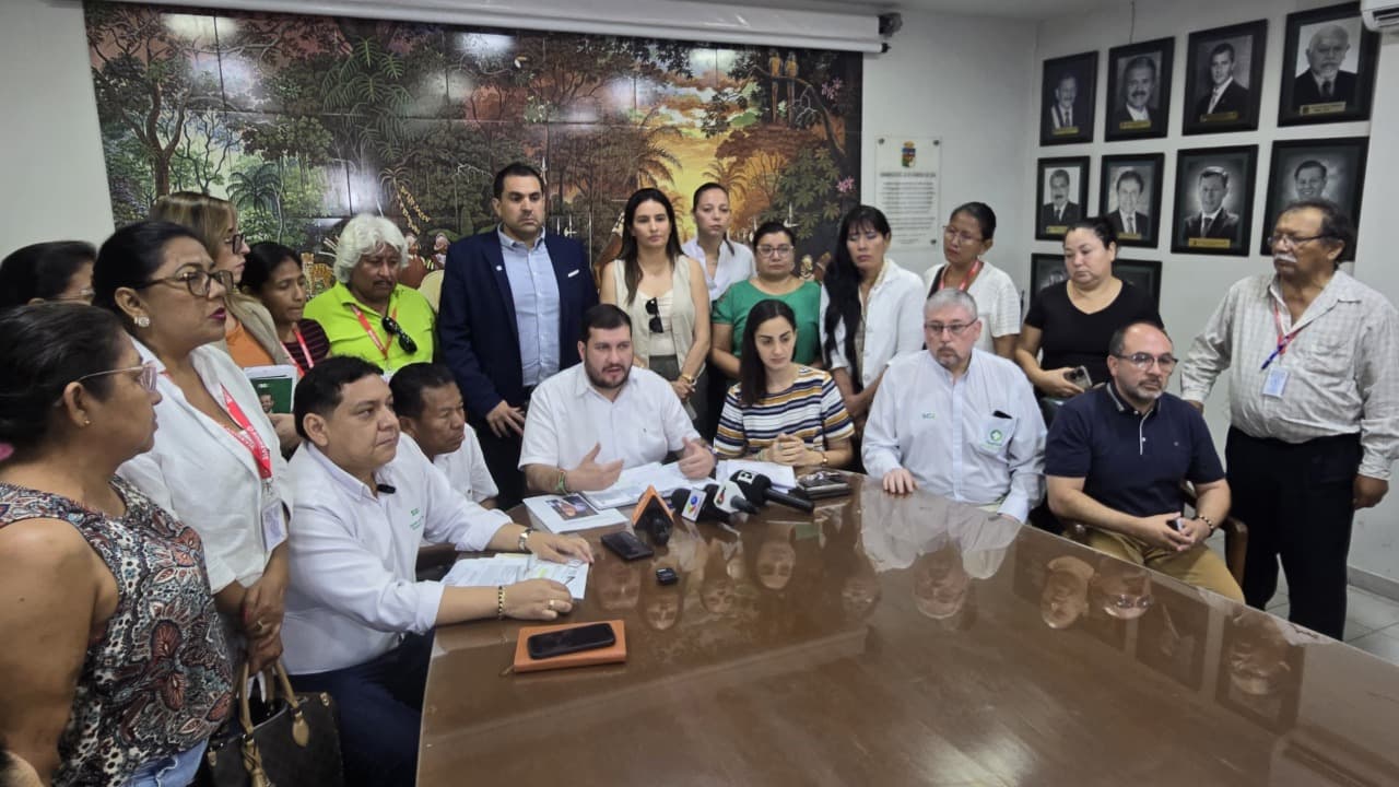 ACCIÓN DE LIBERTAD CONTRA ARCE Y SUS MINISTROS POR INCUMPLIR PAGOS DE DIÁLISIS