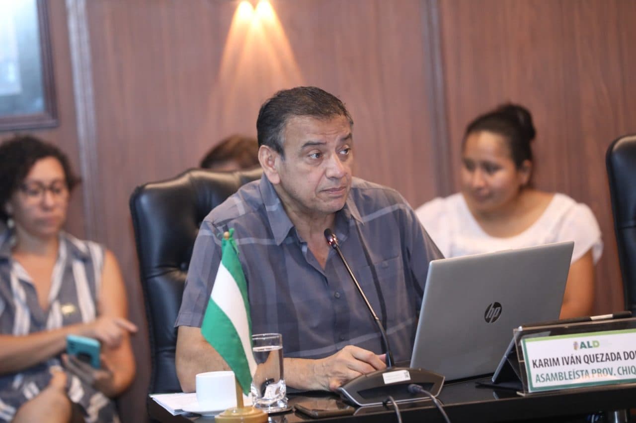 ASAMBLEÍSTA QUEZADA RESPONDE A CRÍTICAS DE CAMACHO HACIA LA ASAMBLEA