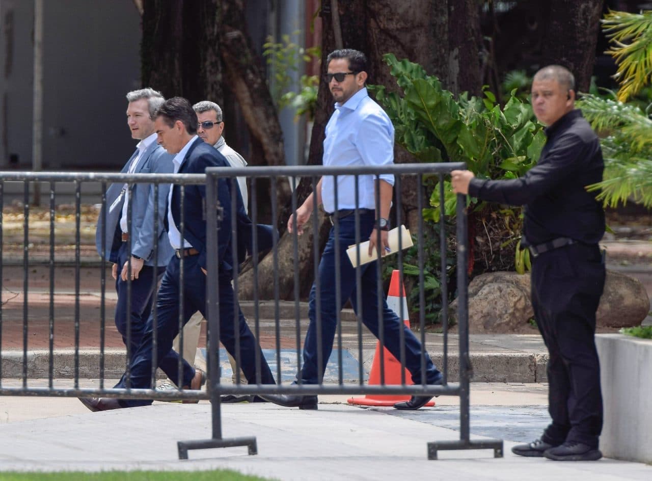 PRESIDENTE ELECTO SE REÚNE CON EMPRESARIOS Y ANUNCIA MEDIDAS ECONÓMICAS