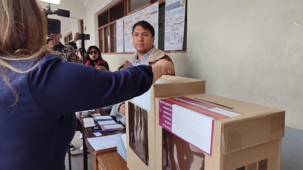 MEDIA JORNADA ELECTORAL TRANSCURRIÓ SIN INCIDENTES EN SANTA CRUZ