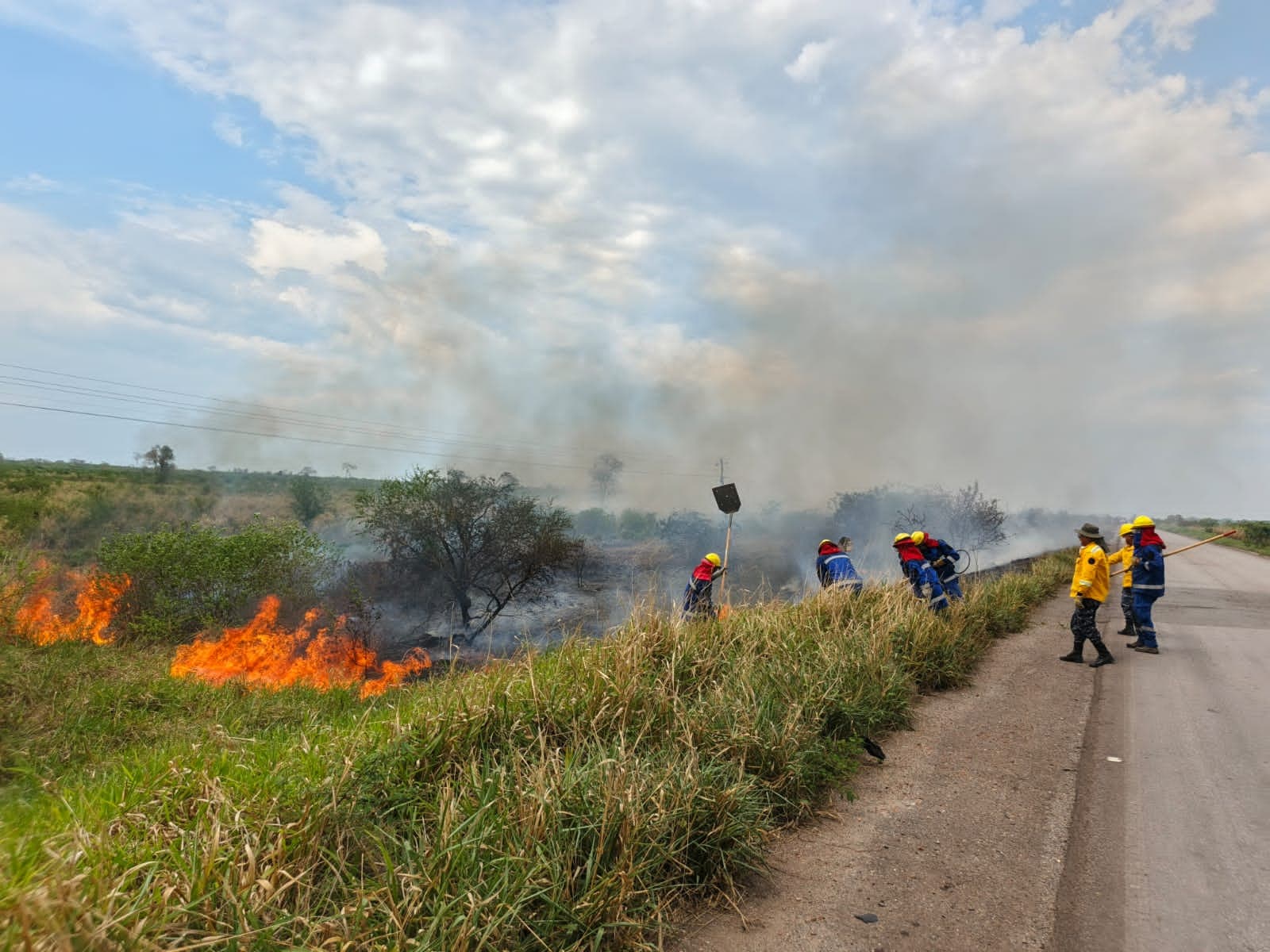 SANTA CRUZ REGISTRA 16 INCENDIOS FORESTALES ACTIVOS Y MÁS DE 3.000 FOCOS DE CALOR