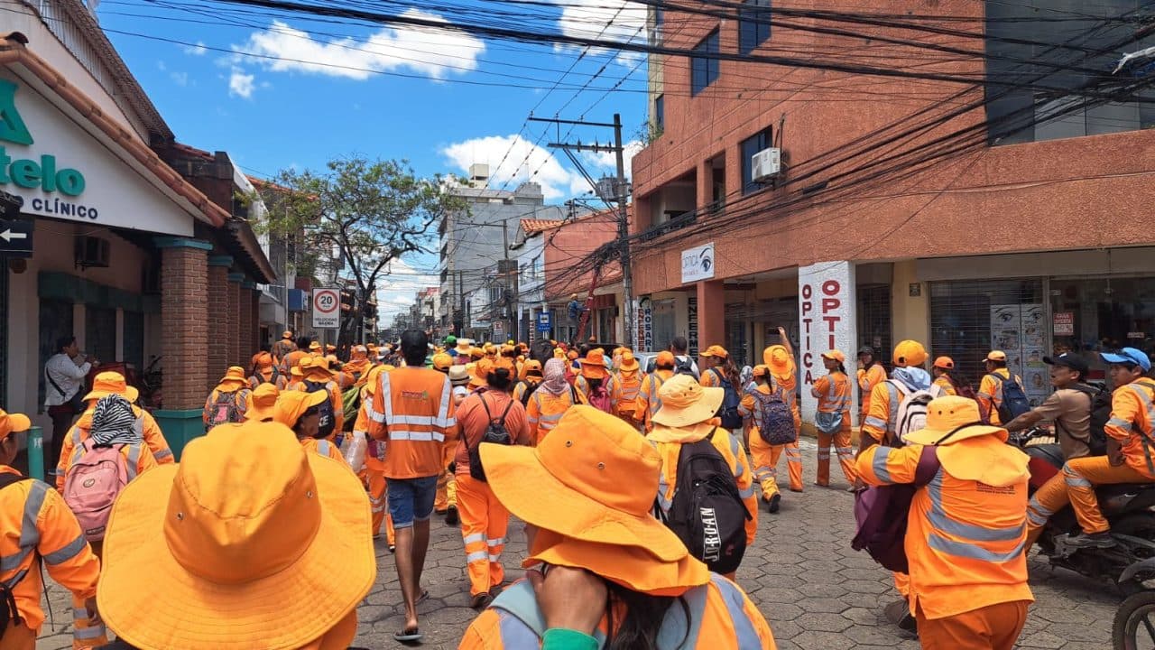 BASURA ACUMULADA Y PARO DE ASEO URBANO: TRABAJADORES PIDEN RENUNCIA DEL ALCALDE