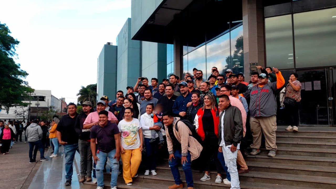 FUNCIONARIOS MUNICIPALES CONVOCADOS PARA DEFENDER A JHONNY FERNÁNDEZ