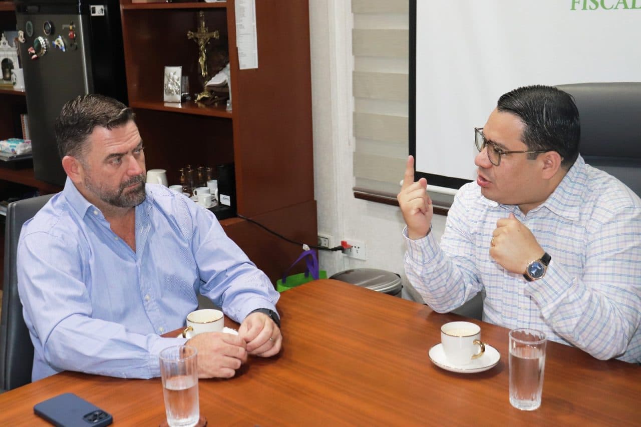 FISCAL GENERAL REFUERZA COMPROMISO CONTRA LOS AVASALLAMIENTOS DE TIERRAS EN SANTA CRUZ
