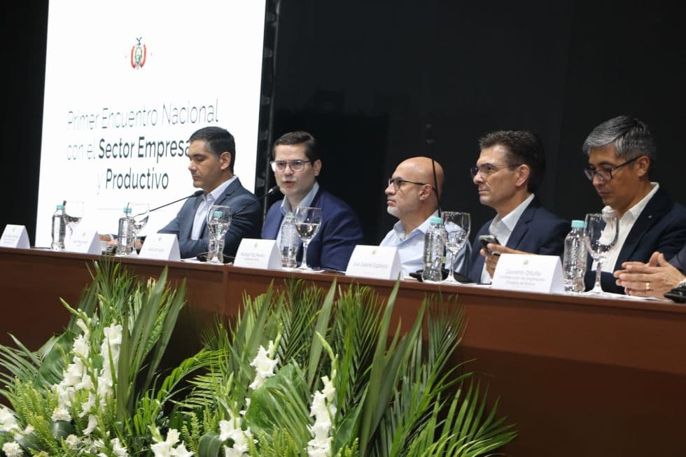 SANTA CRUZ ABRE EL TELÓN DE LA CUMBRE “VISIÓN BOLIVIA 2025”