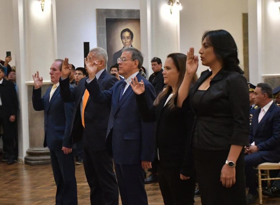RODRIGO PAZ POSESIONA AL NUEVO DIRECTORIO DEL BANCO CENTRAL