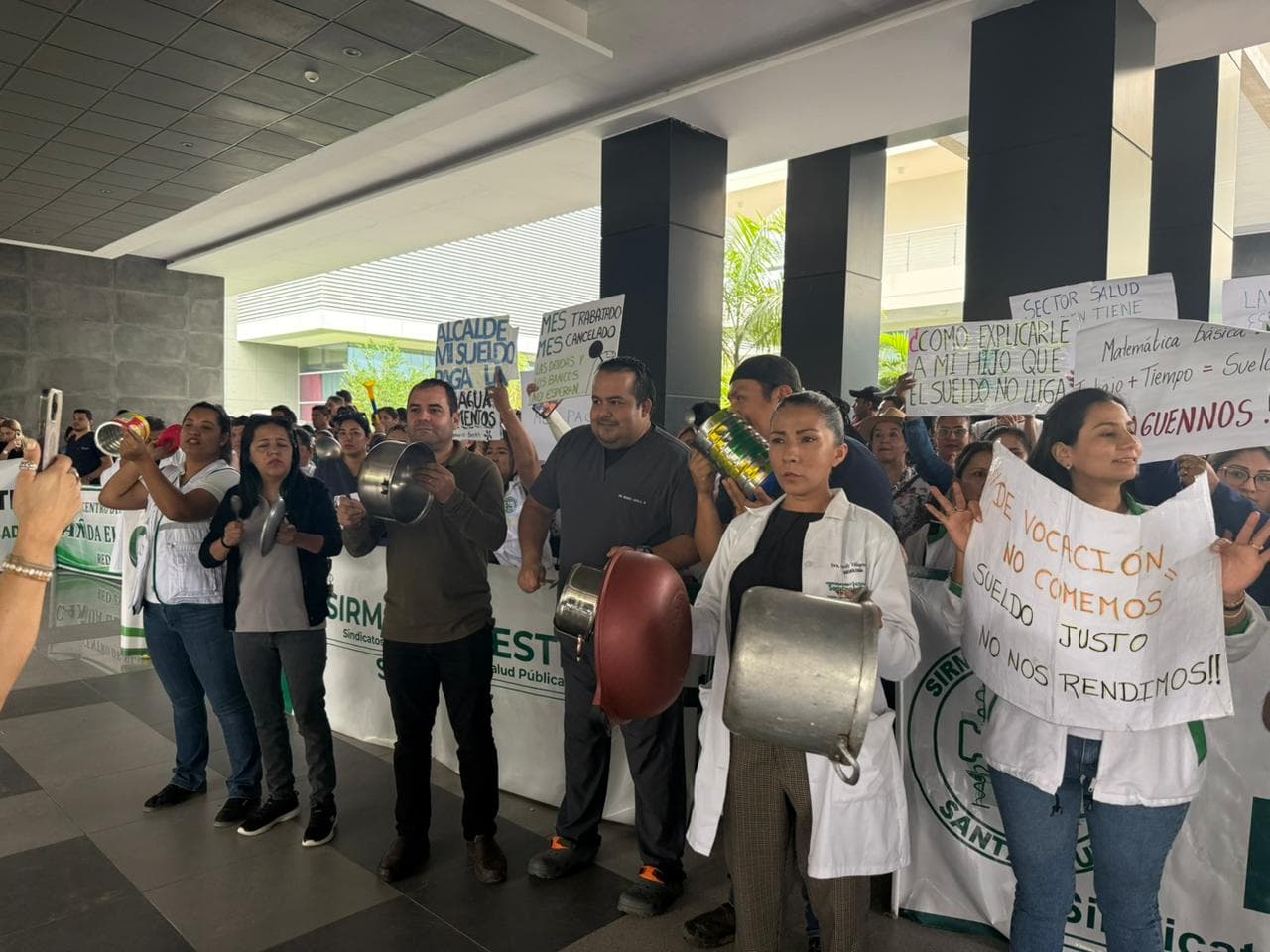 PARO DE 24 HORAS EN SALUD MUNICIPAL DE SANTA CRUZ POR SALARIOS ATRASADOS