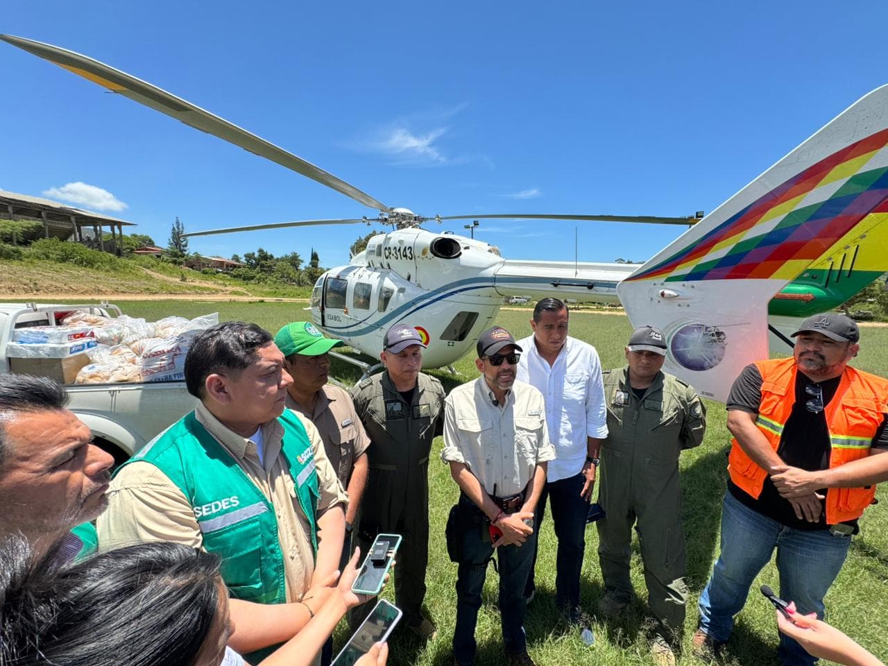 GOBERNADOR RECIBE INSUMOS PROVENIENTES DE LA CAPITAL PARA APOYAR A DAMNIFICADOS EN ACHIRA