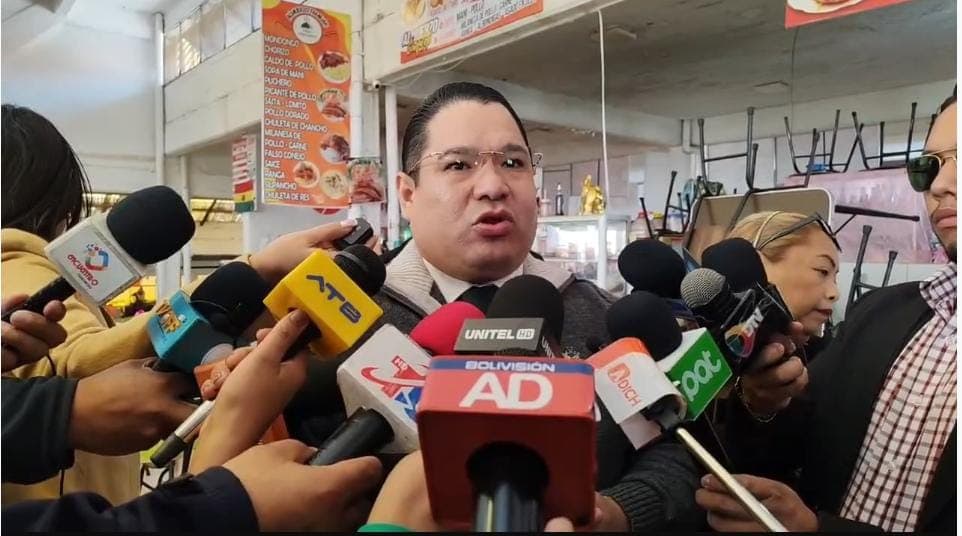 FISCAL GENERAL CONFIRMA QUE SE REVISAN DENUNCIAS CONTRA EL EXPRESIDENTE Y GOBERNADORES