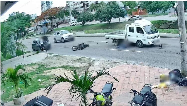 MOTOCICLISTA QUEDA GRAVEMENTE HERIDO TRAS ACCIDENTE EN SANTA CRUZ