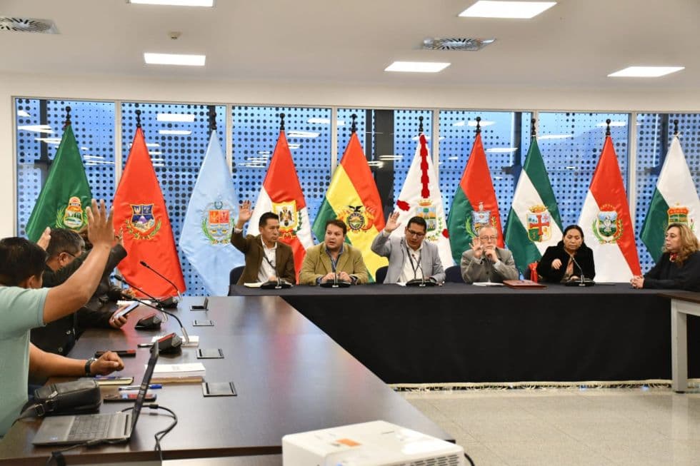 POSTULANTES AL TSE: COMISIÓN REVISARÁ 52 INHABILITACIONES Y 31 OBSERVACIONES ESTE VIERNES