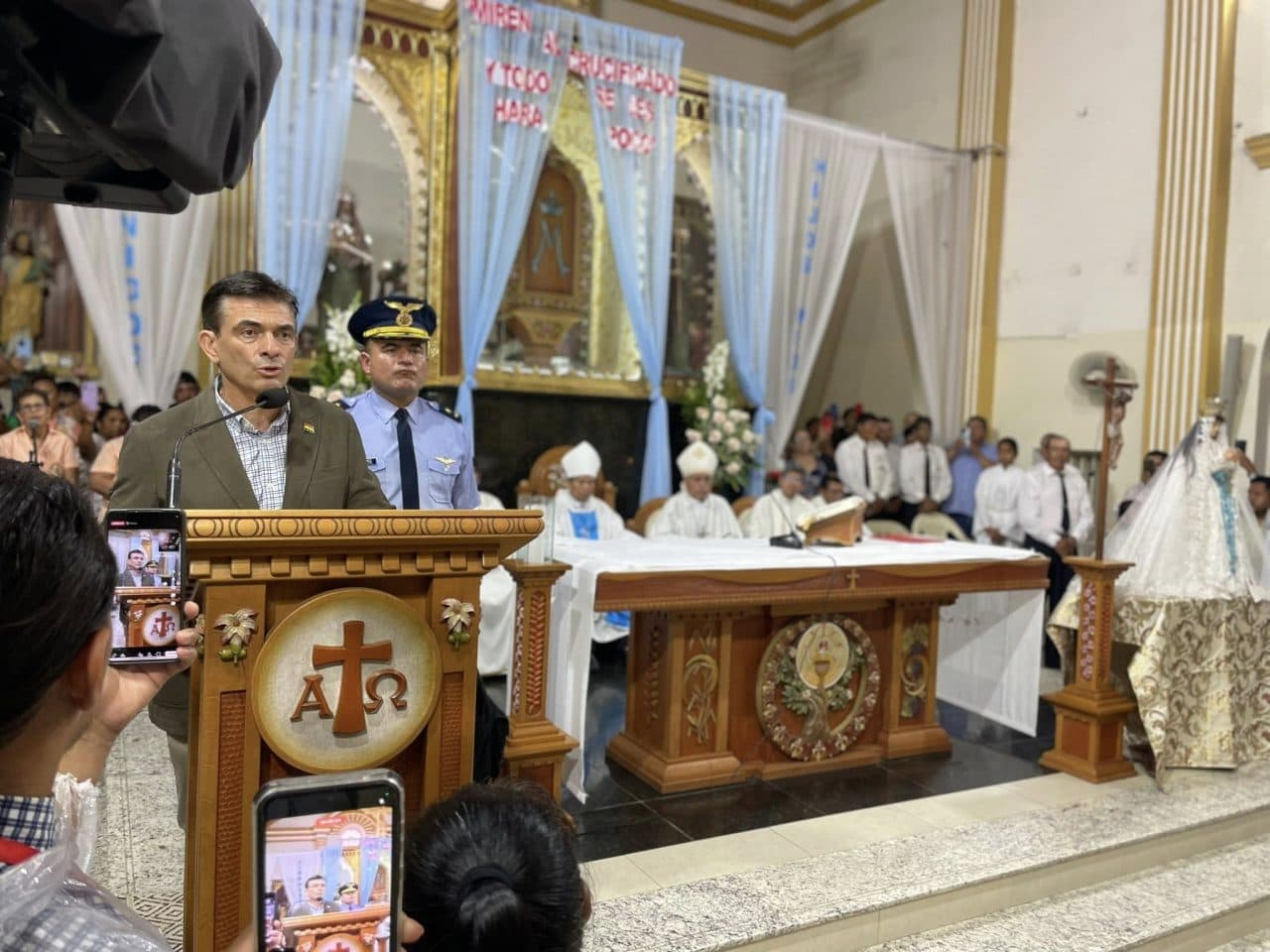 RODRIGO PAZ PARTICIPÓ EN LA CELEBRACIÓN DE LA VIRGEN DE COTOCA