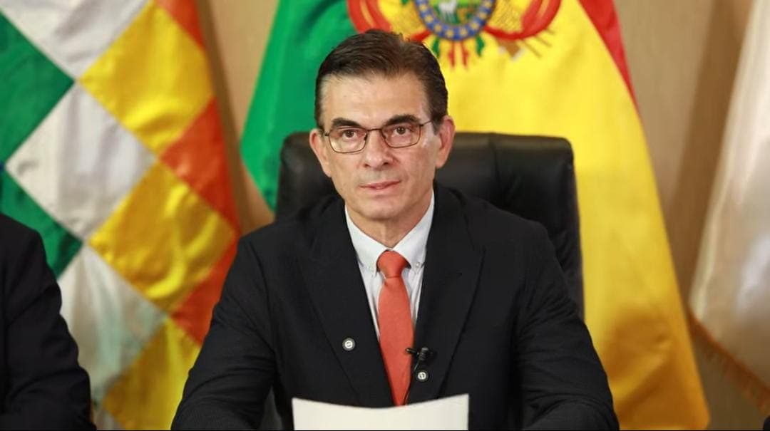 PAZ PROMULGA LEY PARA DESIGNAR NUEVOS VOCALES DEL TSE ANTES DEL 19 DE DICIEMBRE
