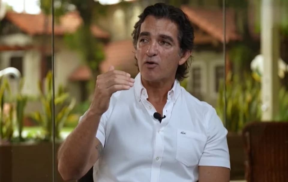 MANUEL SAAVEDRA RENUNCIA AL CONCEJO MUNICIPAL Y ANUNCIA SU CANDIDATURA