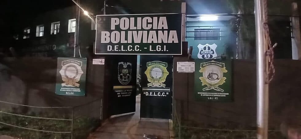 CASO MALETAS: TRES EXFUNCIONARIOS DE ADUANA FUERON APREHENDIDOS