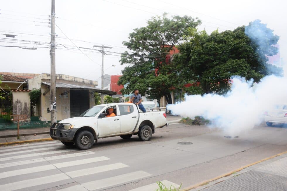 ACTIVAN BRIGADAS MÉDICAS Y FUMIGACIÓN PARA FRENAR DENGUE Y CHIKUNGUNYA