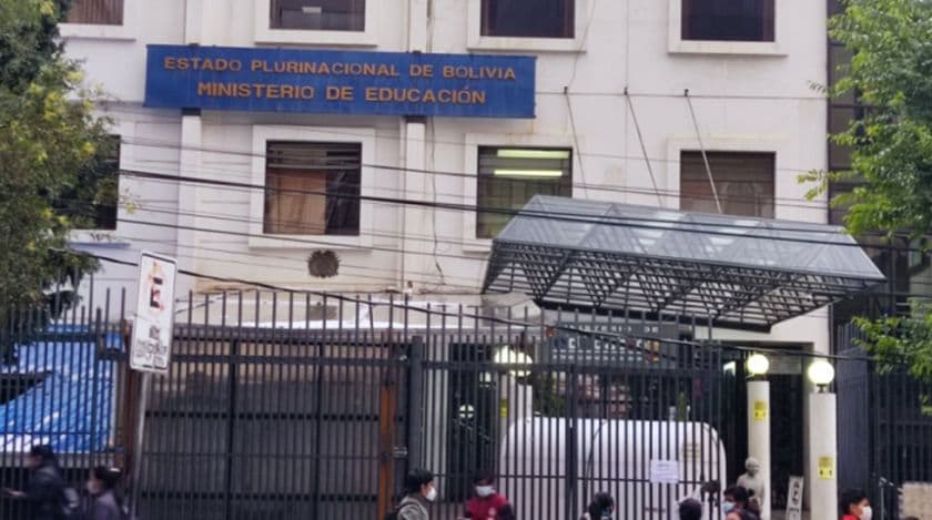 MINISTERIO EDUCACIÓN DEJA SIN EFECTO INSTRUCTIVO DEL BACHILLERATO TÉCNICO HUMANÍSTICO