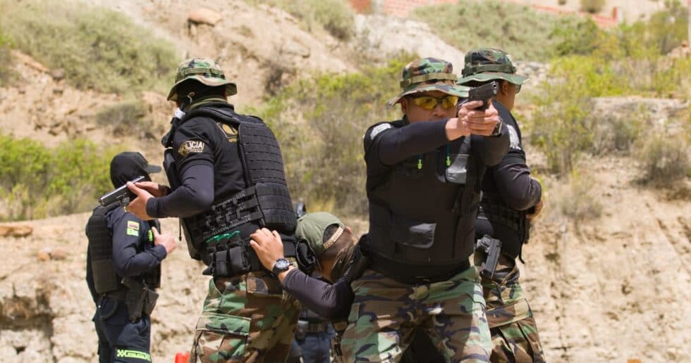 COOPERACIÓN ENTRE BOLIVIA, EE.UU. Y COLOMBIA FORTALECE CAPACITACIÓN POLICIAL