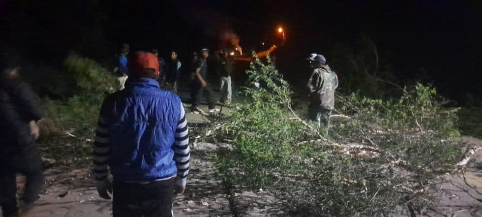 CONFLICTO EN TERRITORIO INDÍGENA DERIVA EN BLOQUEO DE LA RUTA 9