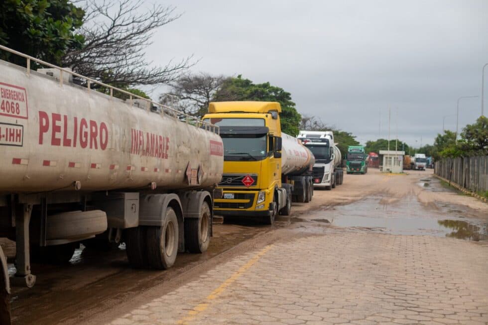 YPFB GARANTIZA NORMALIZACIÓN DEL ABASTECIMIENTO DE COMBUSTIBLES EN SANTA CRUZ