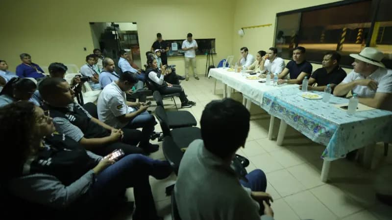 AUTORIDADES FIRMAN ACUERDOS CON DOS DE TRES SECTORES MOVILIZADOS EN SAN JULIÁN