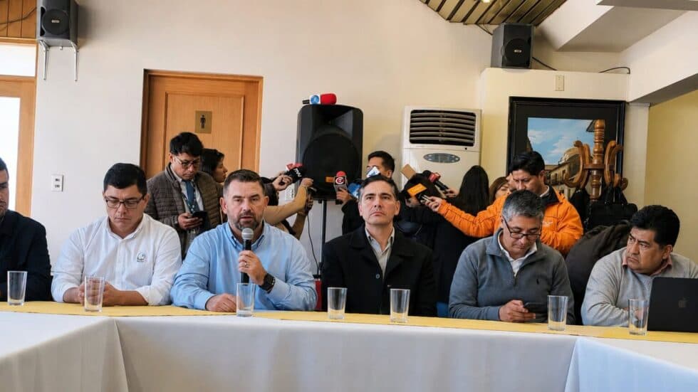 GOBIERNO Y AGROPECUARIOS ACUERDAN PRESENTAR PLAN DE REACTIVACIÓN DEL AGRO LA PRÓXIMA SEMANA