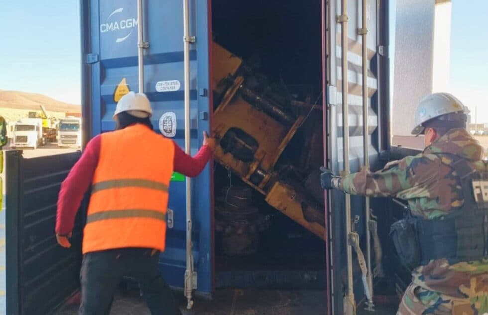 INCAUTAN MÁS DE 123 KILOS DE COCAÍNA OCULTOS EN UNA EXCAVADORA QUE IBA RUMBO A LIBIA