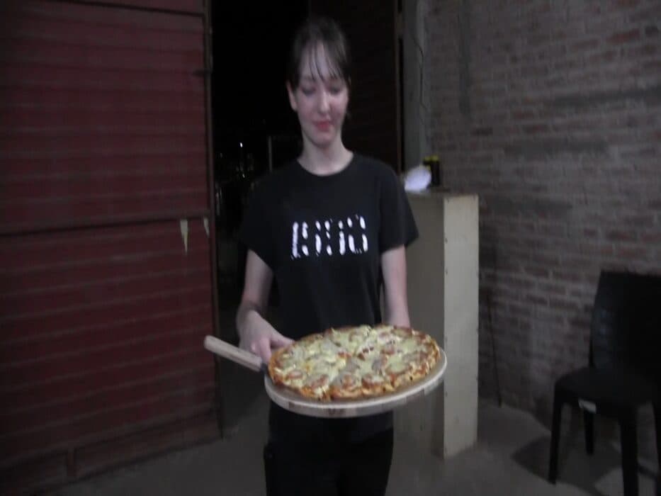 “LA CUEVA DEL QUESO”, LA PIZZERÍA MENONITA QUE ABRE CAMINO FUERA DE SUS COLONIAS