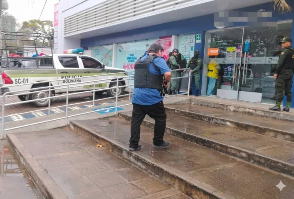 SUJETOS ARMADOS ATRACAN ENTIDAD FINANCIERA EN LA ZONA EQUIPETROL